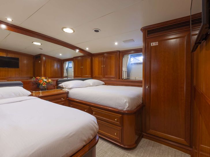 KAORI Stateroom with full bed and en suite with an additional single bed for child . A/C,smart TV and closet KAORI Stateroom with full bed and en suite with an additional single bed for child . A/C,smart TV and closet