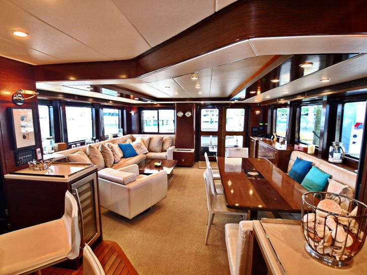 AMMONITE Nordhavn Custom 23m main saloon AMMONITE Nordhavn Custom 23m main saloon