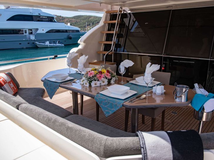 HURREM 22m Ferretti Motor Yacht Dining Area