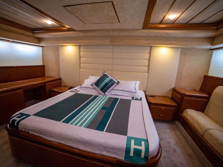 HURREM 22m Ferretti Motor Yacht Master Cabin 2