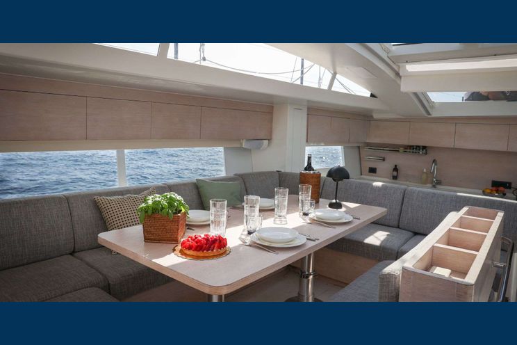 Charter Yacht LUCE GUIDA - Vismara 62 - 3 Cabins - St. Tropez - Riviera - Corsica - Sardinia - Naples - Sicily