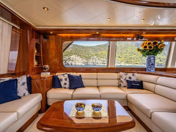 ESTIA POSEIDON - Falcon 85,main saloon ESTIA POSEIDON - Falcon 85,main saloon