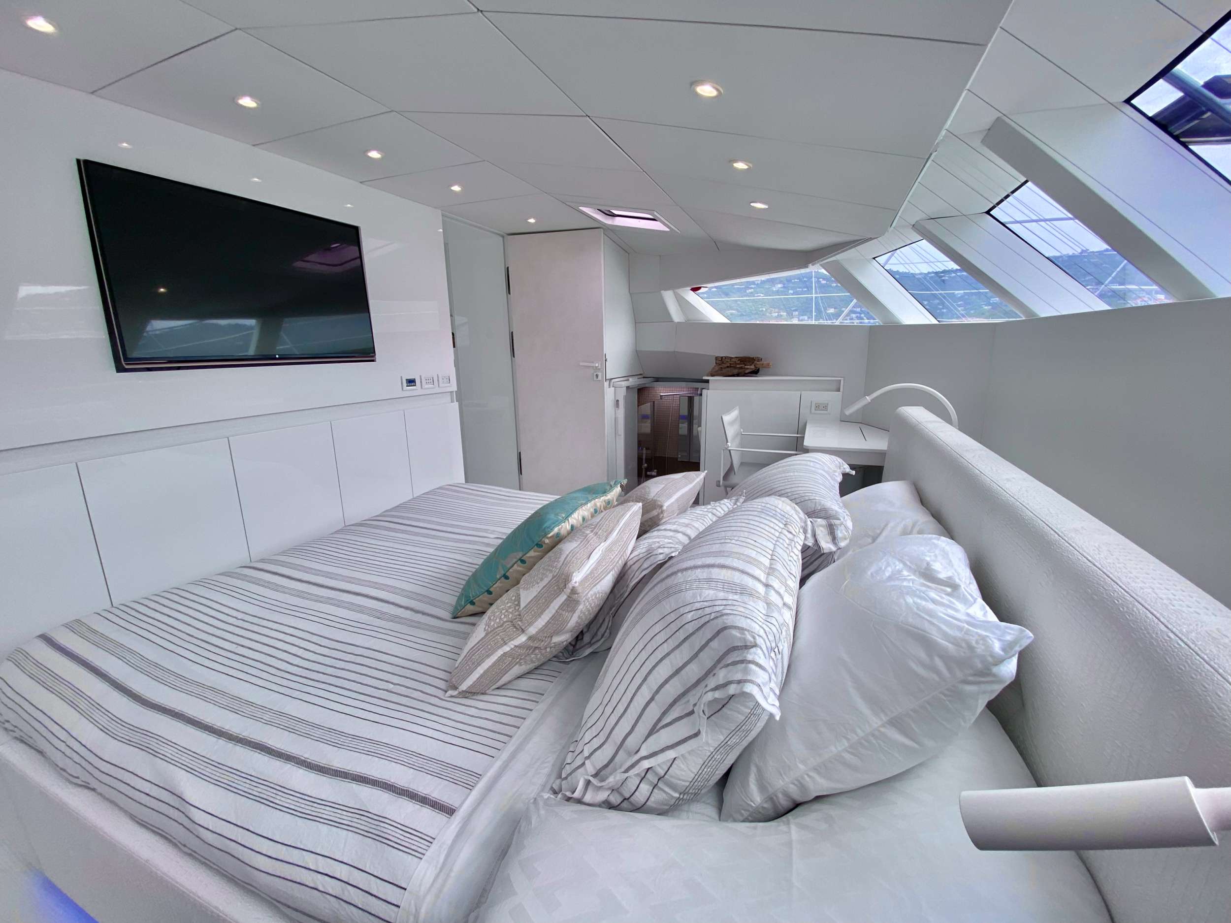 Charter Yacht CASA BLANCA - Sunreef 78 Power - 4 Cabins - St Thomas - St John - St Croix - USVI - Caribbean