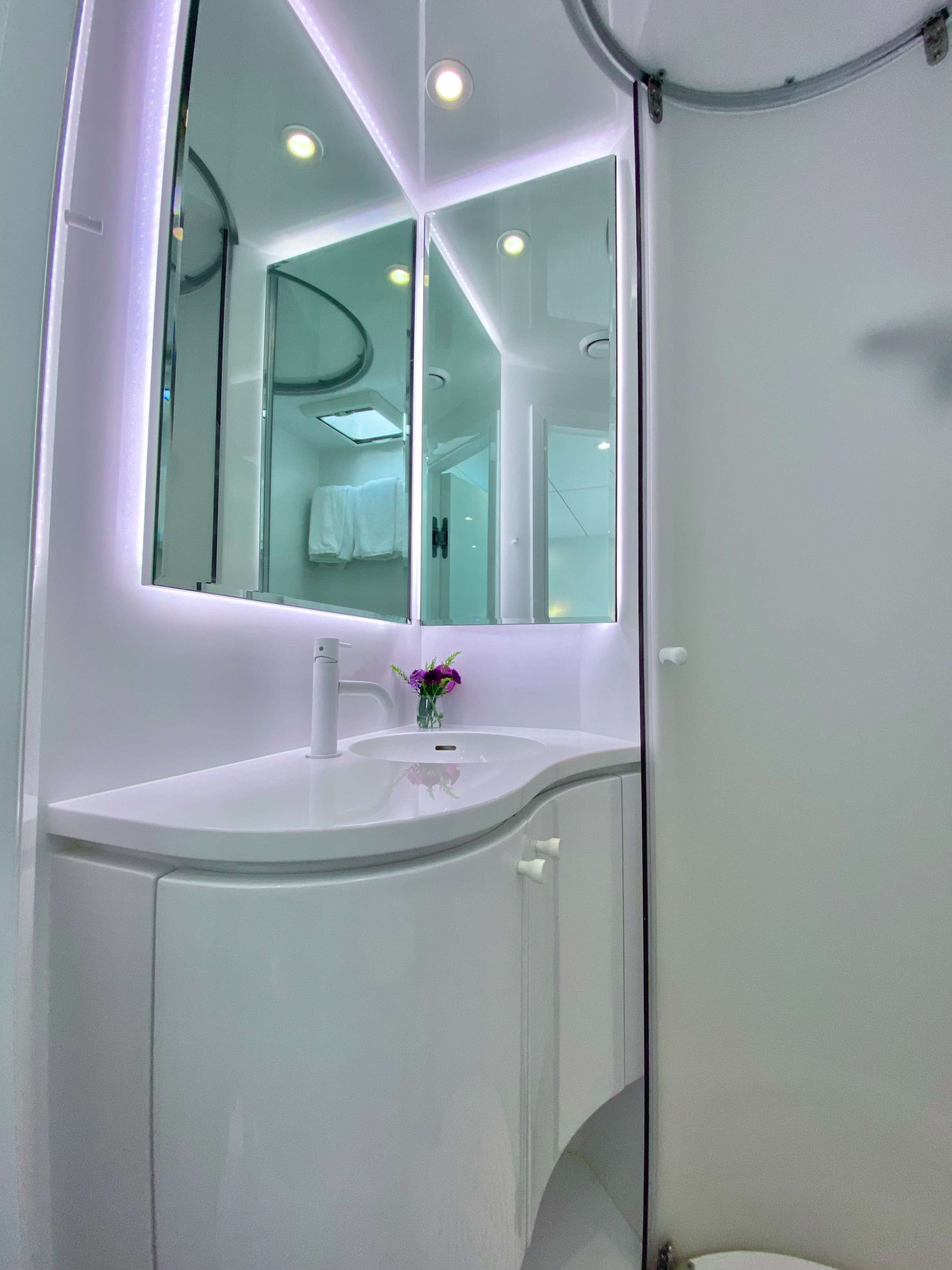 Charter Yacht CASA BLANCA - Sunreef 78 Power - 4 Cabins - St Thomas - St John - St Croix - USVI - Caribbean