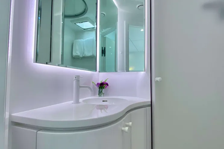 Charter Yacht CASA BLANCA - Sunreef 78 Power - 4 Cabins - St Thomas - St John - St Croix - USVI - Caribbean