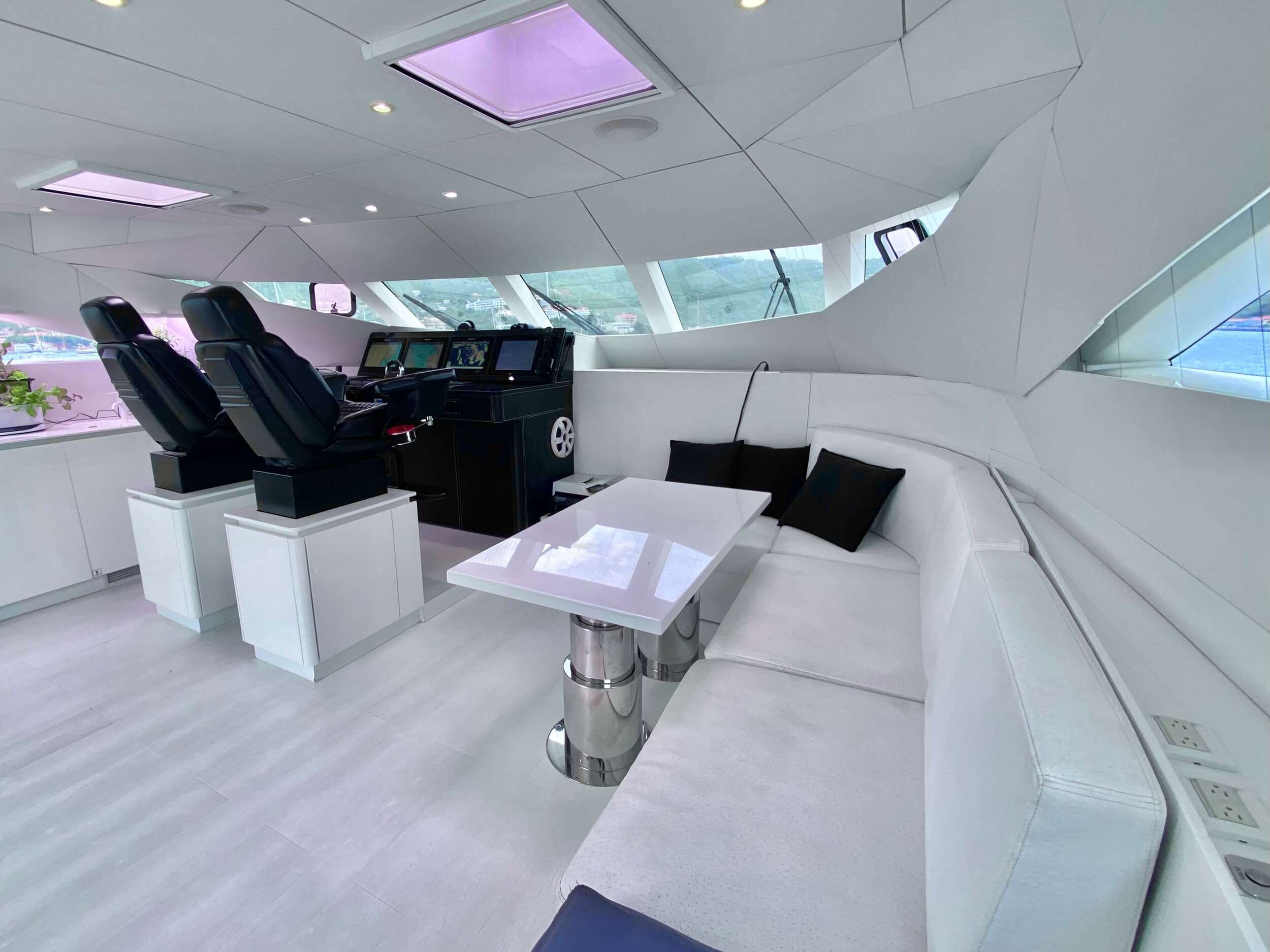 Charter Yacht CASA BLANCA - Sunreef 78 Power - 4 Cabins - St Thomas - St John - St Croix - USVI - Caribbean