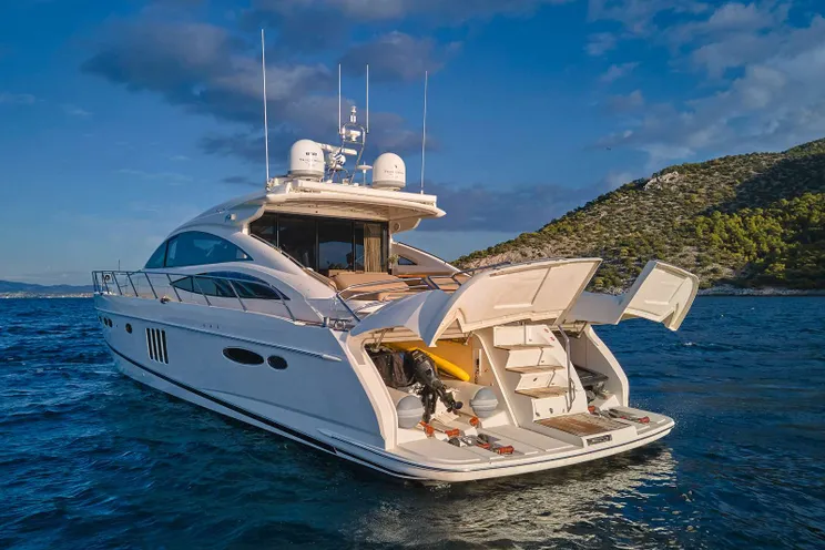 Charter Yacht ALLY - Princess V65 - 3 Cabins - Athens - Mykonos - Paros - Greece