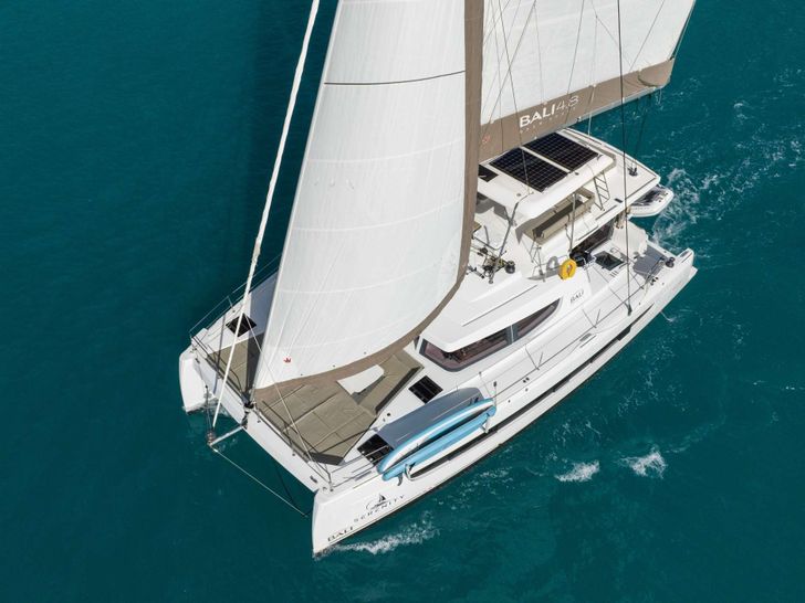 SERENITY 4.8 Bali 4.8 - top shot sailing SERENITY 4.8 Bali 4.8 - top shot sailing
