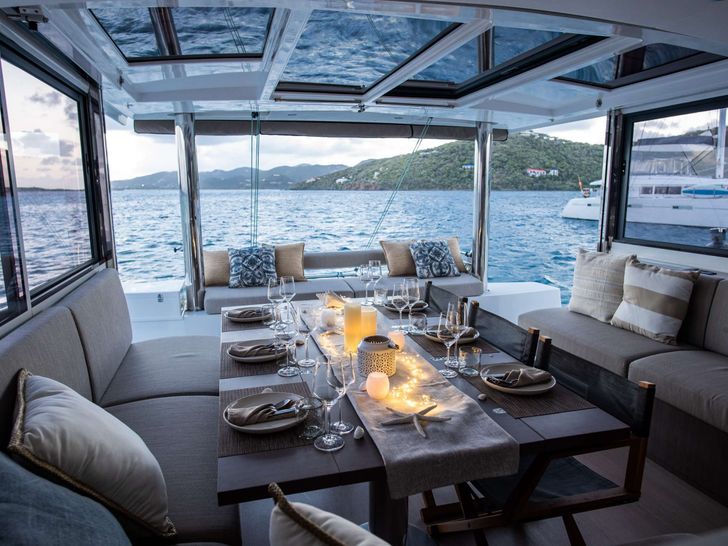 SERENITY 4.8 Bali 4.8 - saloon and dining area SERENITY 4.8 Bali 4.8 - saloon and dining area