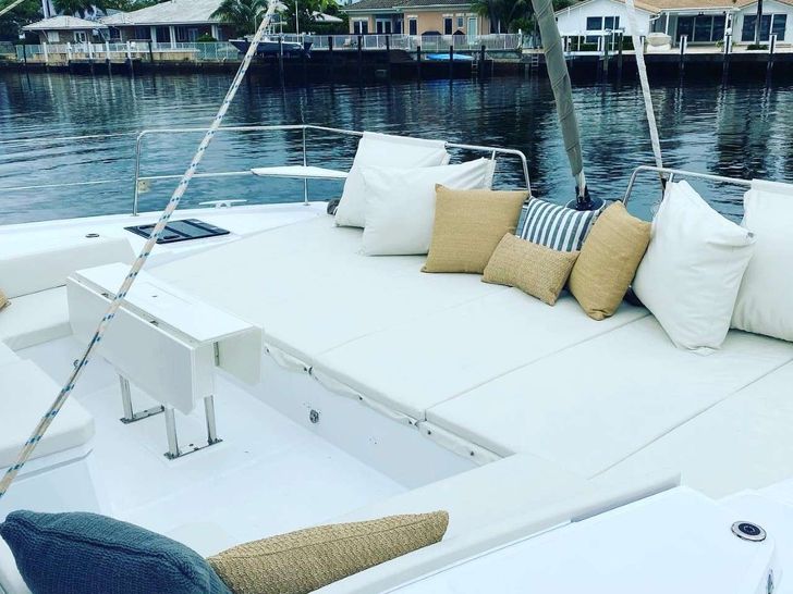 INTERLUDE - Bali 4.8,flybridge INTERLUDE - Bali 4.8,flybridge