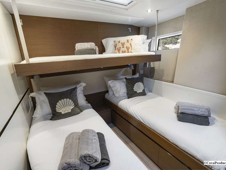 Twin cabin with pullman Twin cabin with pullman