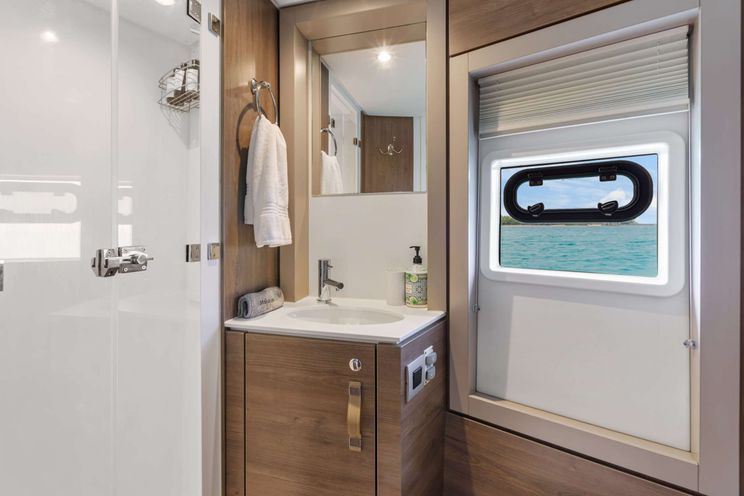 Charter Yacht PENNY JO - Bali 4.4 - 3 Cabins - Nassau - Exumas - Bahamas
