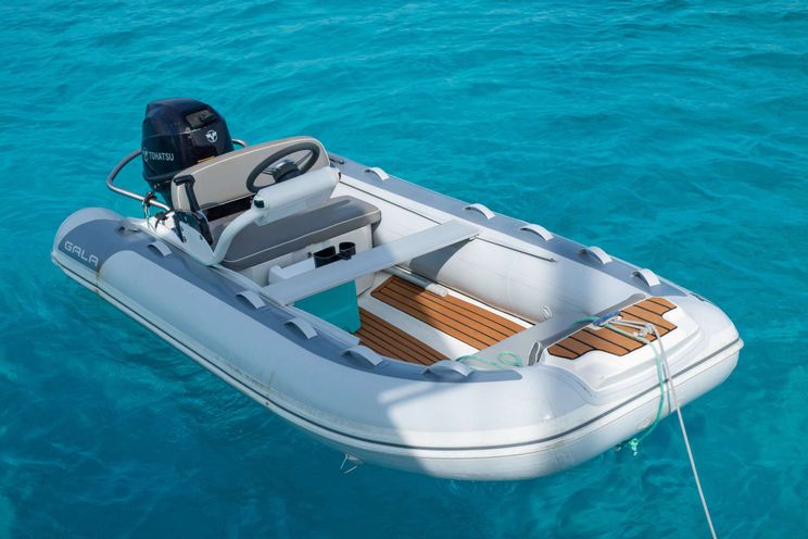 Charter Yacht PENNY JO - Bali 4.4 - 3 Cabins - Nassau - Exumas - Bahamas