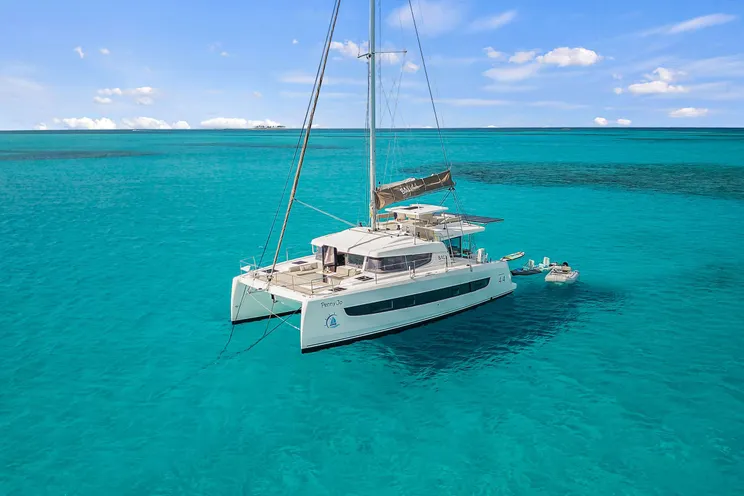 Charter Yacht PENNY JO - Bali 4.4 - 3 Cabins - Nassau - Exumas - Bahamas