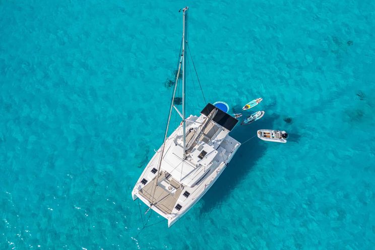 Charter Yacht PENNY JO - Bali 4.4 - 3 Cabins - Nassau - Exumas - Bahamas