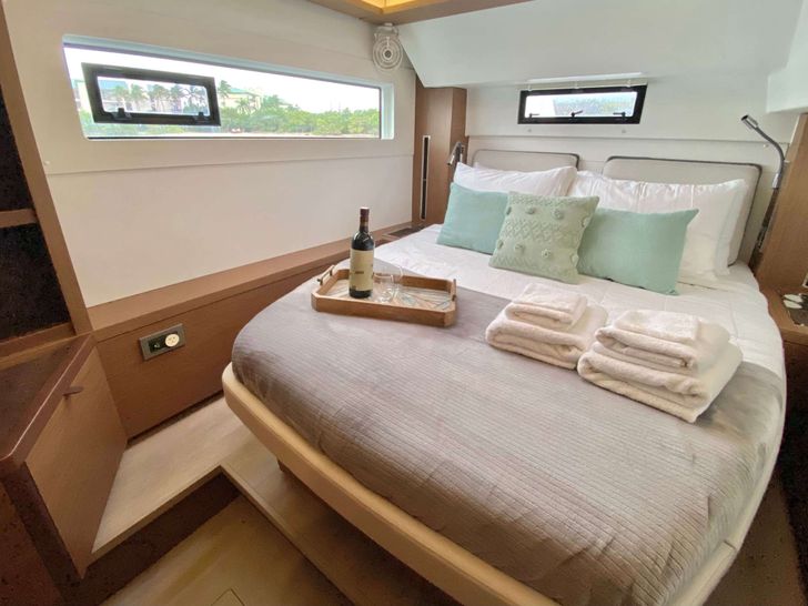 CEST LA VIE Lagoon 46 Cabin CEST LA VIE Lagoon 46 Cabin