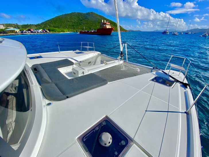 CEST LA VIE Lagoon 46 Bow CEST LA VIE Lagoon 46 Bow
