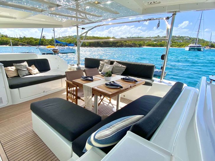 CEST LA VIE Lagoon 46 Flybridge