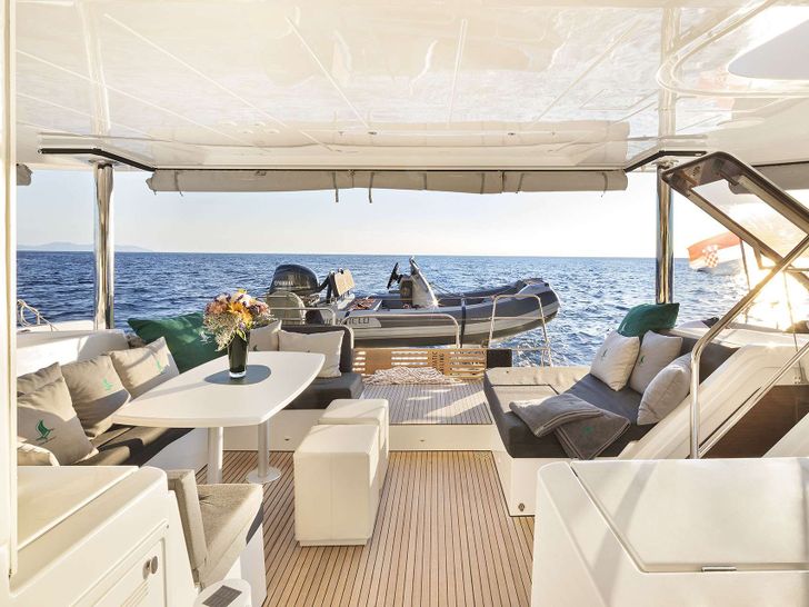 EMERALD GEMINI Lagoon 52 - aft deck EMERALD GEMINI Lagoon 52 - aft deck