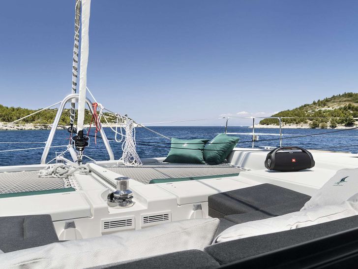 EMERALD GEMINI Lagoon 52 - foredeck EMERALD GEMINI Lagoon 52 - foredeck