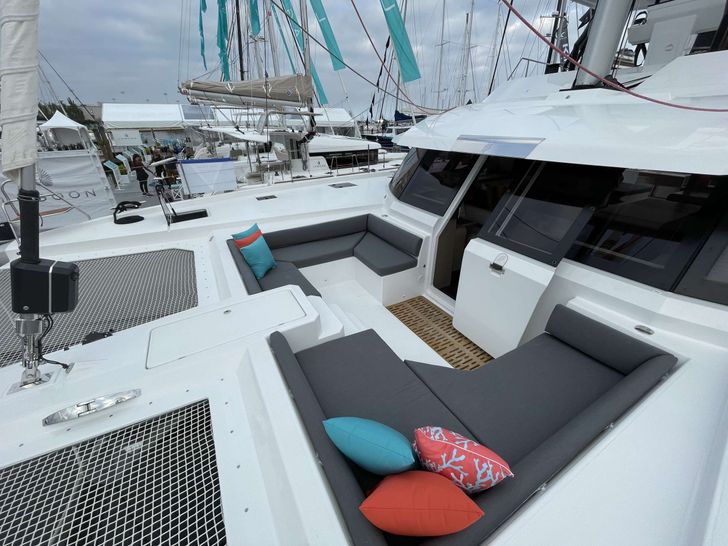 KRAZY KAT Fountaine Pajot Samana 59 - foredeck KRAZY KAT Fountaine Pajot Samana 59 - foredeck