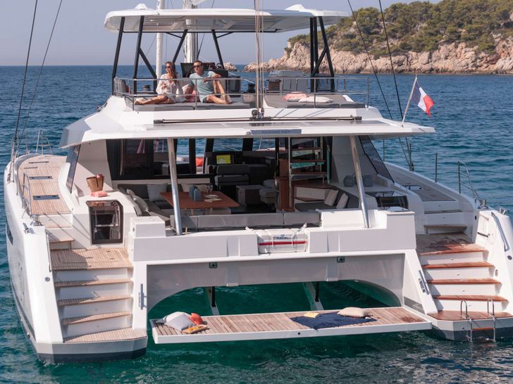 KRAZY KAT Fountaine Pajot Samana 59 - aft view KRAZY KAT Fountaine Pajot Samana 59 - aft view