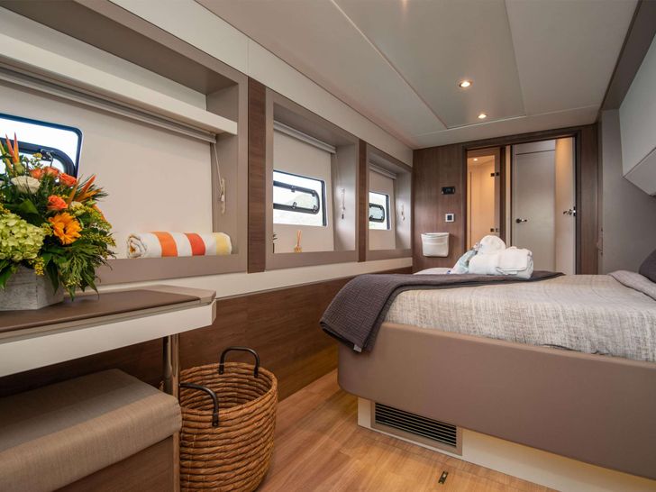 WINDWARD 5.4 Bali 5.4 - master cabin WINDWARD 5.4 Bali 5.4 - master cabin