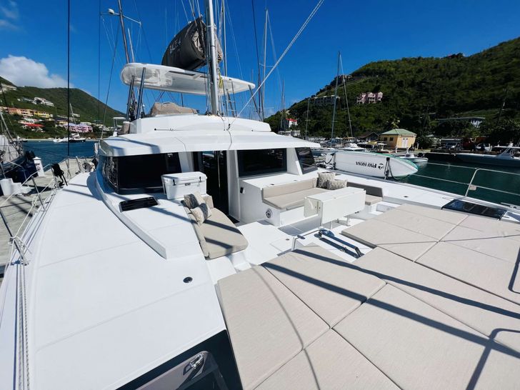WINDWARD BVI Bow WINDWARD BVI Bow