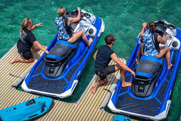 Charter Yacht KASHMIR - Splendor 133 - 6 Cabins - Nassau - Staniel Cay - Exumas - Bahamas