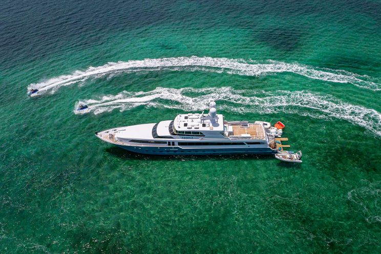 Charter Yacht KASHMIR - Splendor 133 - 6 Cabins - Nassau - Staniel Cay - Exumas - Bahamas