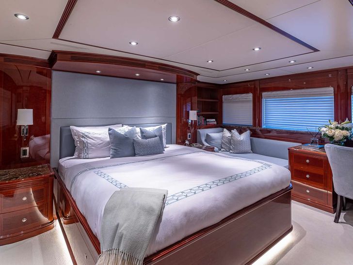 KASHMIR - Splendor 133,master cabin king bed KASHMIR - Splendor 133,master cabin king bed