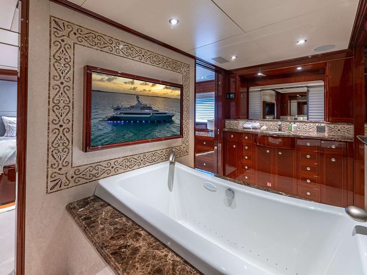 KASHMIR - Splendor 133,master cabin bath tub KASHMIR - Splendor 133,master cabin bath tub