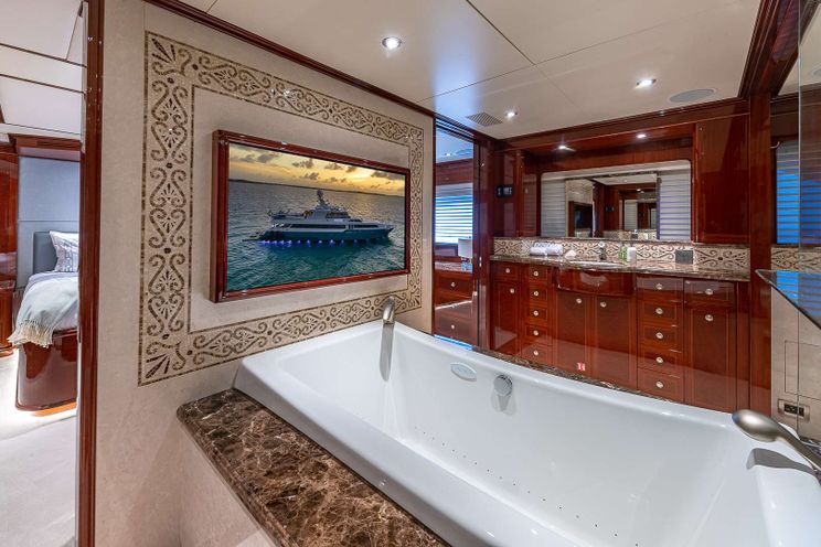 Charter Yacht KASHMIR - Splendor 133 - 6 Cabins - Nassau - Staniel Cay - Exumas - Bahamas