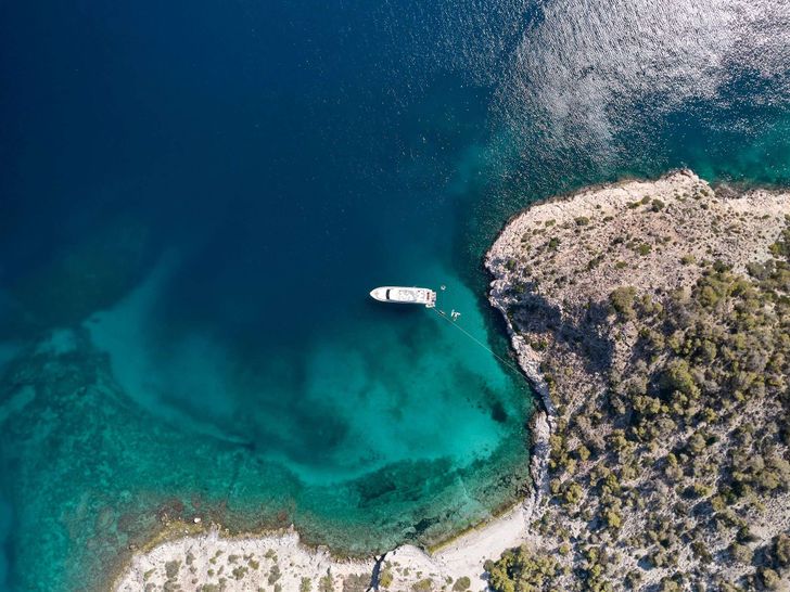 ESTIA YI Ferretti 880 - drone shot ESTIA YI Ferretti 880 - drone shot