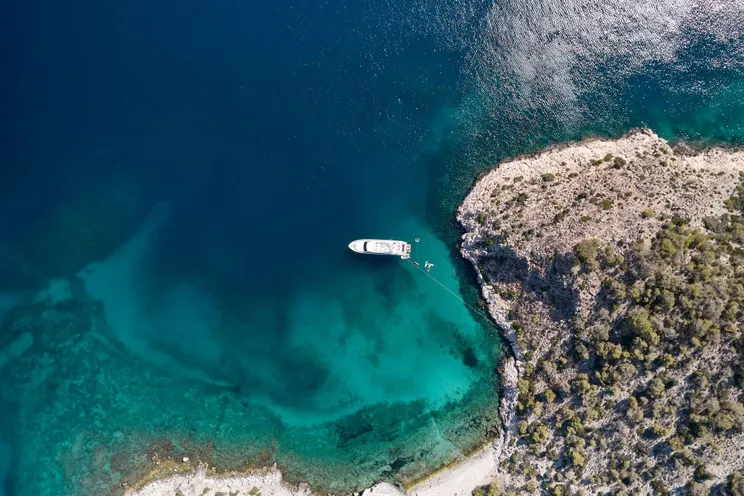 Charter Yacht ESTIA YI - Ferretti 880 - 4 Cabins - Athens - Mykonos - Paros - Cyclades - Greece
