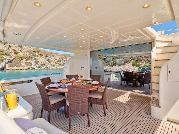 ESTIA YI Ferretti 880 - aft deck ESTIA YI Ferretti 880 - aft deck