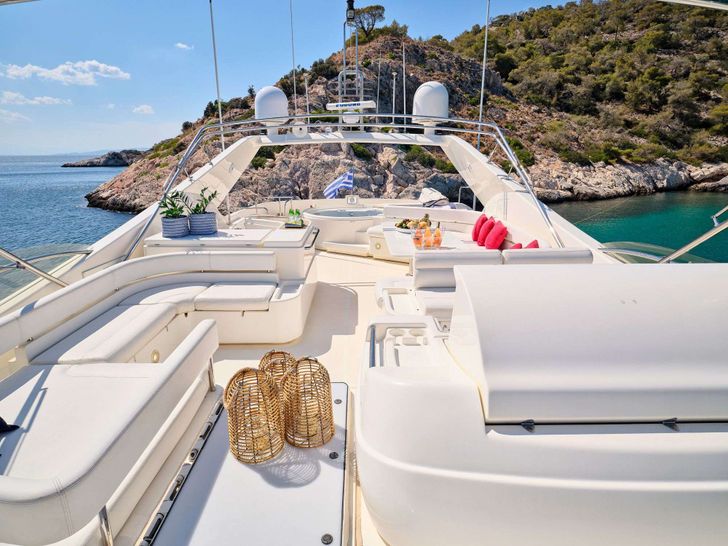 ESTIA YI Ferretti 880 - flybridge amenities ESTIA YI Ferretti 880 - flybridge amenities