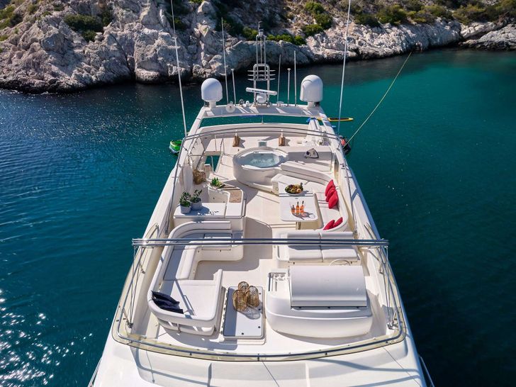 ESTIA YI Ferretti 880 - flybridge ESTIA YI Ferretti 880 - flybridge