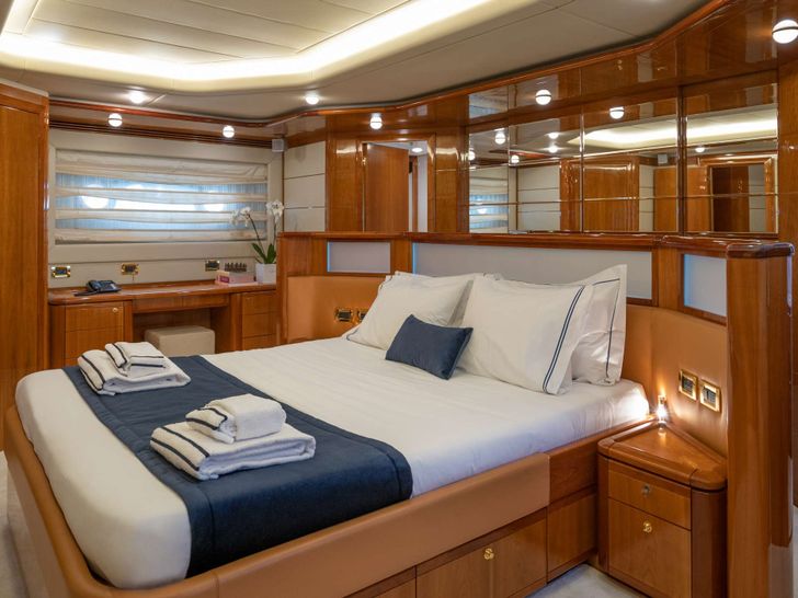 ESTIA YI - master cabin ESTIA YI - master cabin