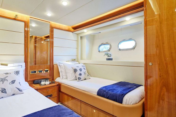 Charter Yacht ESTIA YI - Ferretti 880 - 4 Cabins - Athens - Mykonos - Paros - Cyclades - Greece