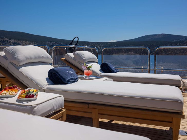 Sundeck Sundeck