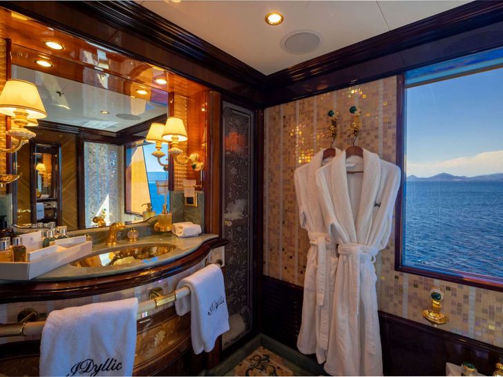 VIP bathroom VIP bathroom