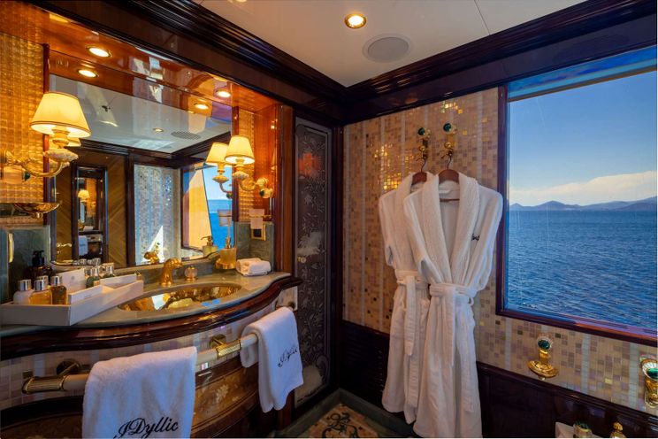 Charter Yacht IDYLLIC - Benetti 59m - 6 Cabins - Athens - Mykonos - Zakynthos