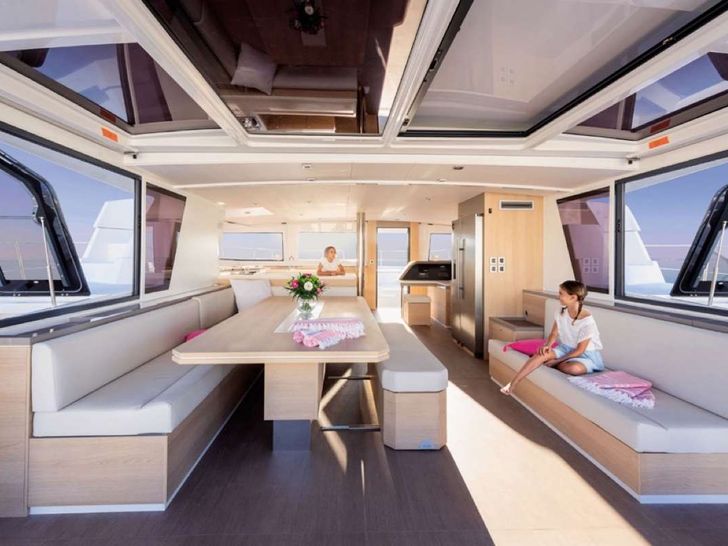 COCKTAILS&DREAMS - Cockpit to Salon/Galley COCKTAILS&DREAMS - Cockpit to Salon/Galley