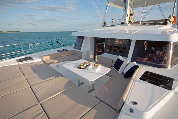 Charter Yacht MAGNIFICENT - Bali 4.8 - 4 Cabins - Drowned Cayes - Goff's Caye - St. George`s Caye - Belize