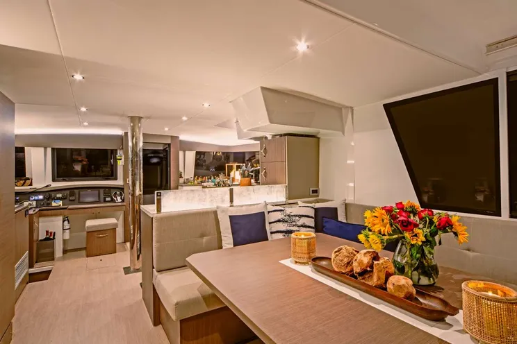 Charter Yacht MAGNIFICENT - Bali 4.8 - 4 Cabins - Drowned Cayes - Goff's Caye - St. George`s Caye - Belize