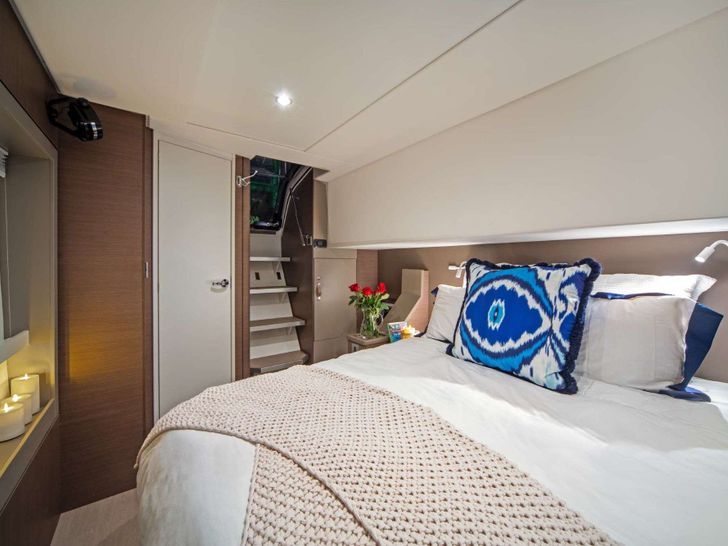 MAGNIFICENT Bali 4.8 - master cabin MAGNIFICENT Bali 4.8 - master cabin