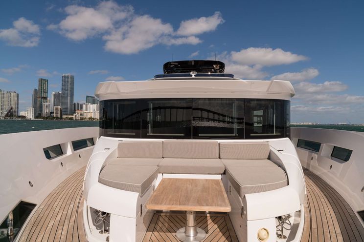 Charter Yacht THE PEDDLER - Dreamline 26 - 4 Cabins - Fort Lauderdale - Florida East Coast - Bahamas