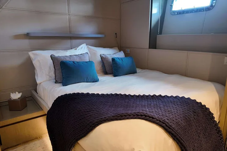 Charter Yacht THE PEDDLER - Dreamline 26 - 4 Cabins - Tortola - Anegada - Virgin Gorda - BVI - Caribbean