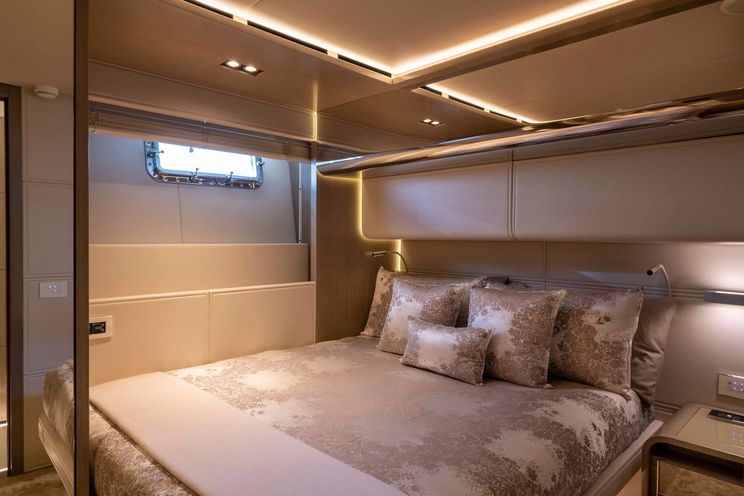 Charter Yacht THE PEDDLER - Dreamline 26 - 4 Cabins - Fort Lauderdale - Florida East Coast - Bahamas